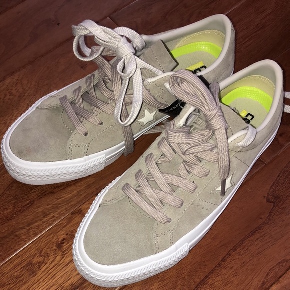 light grey converse shoes